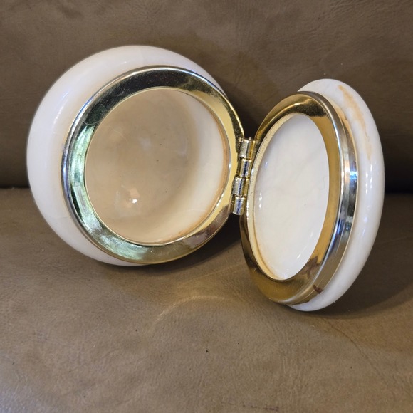 VTG Alabaster Trinket Box 2"‎ Round Gold Hinge Vanity Decor Collectible Keepsake - Picture 2 of 8